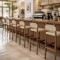 Silla de Bar de Madera Arqueada de Calidad Profesional con Detalle de Cuerda Natural para Hostelería y Catering