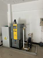Chaudière à eau chaude électrique verticale de 100 kW sur skid pour hôtels, avec accessoires complets et pompes de circulation 1+1 (sur charge et de secours)