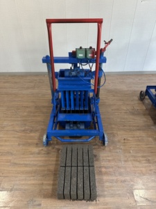 Machine à fabriquer des blocs de béton portative légère et mobile électrique, modèle 2-45, la plus vendue - Product Image 4
