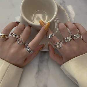 แหวนหน้ายิ้มแนววินเทจแหวนคู่รักชุบเงินแบบไทยปรับได้เครื่องประดับแฟชั่น - Product Image 2