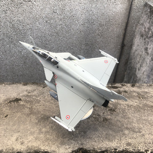 Modèle d'<span class=keywords><strong>avion</strong></span> militaire français Dassault Rafale B biplace à <span class=keywords><strong>l</strong></span>'échelle 1/72 en métal moulé sous pression pour collection - Product Image 4