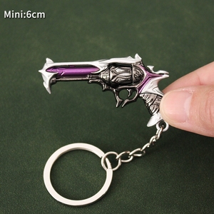 Fábrica al por mayor Mini tamaño miniatura Metal <span class=keywords><strong>Valorant</strong></span> pistola cuchillo espada llavero personalizado juego juguete - Product Image 3