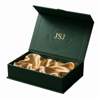 Boîte cadeau magnétique vert forêt de luxe avec doublure en satin doré et logo gaufré à l'intérieur pour coffret à bijoux et montres haut de gamme
