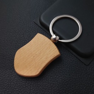 <span class=keywords><strong>Portachiavi</strong></span> <span class=keywords><strong>in</strong></span> <span class=keywords><strong>Legno</strong></span> d'Ulivo a Forma di Tavola da Surf Personalizzato con Logo Inciso, Souvenir Promozionale - Product Image 6