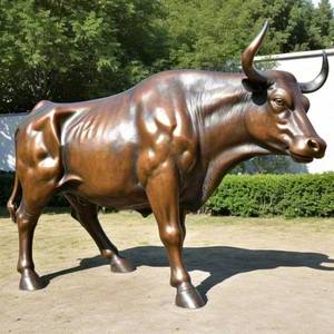 Statue de taureau en bronze de grande taille décorée pour les parcs urbains en plein air à vendre - Product Image 1
