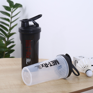 700MLジムフィットネス直接飲用シェイクボトルプロテインシェーカーカスタムロゴプラスチック製ウォーターボトル