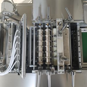 <span class=keywords><strong>Glycémie</strong></span> médicale professionnelle une sortie Six tampon d'alcool unique Machine de fabrication de tampon de préparation d'alcool Machine de fabrication de tampon - Product Image 3