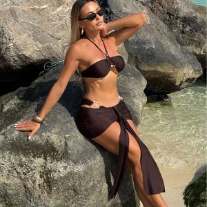 2025 nueva moda europea americana Sexy <span class=keywords><strong>Bikini</strong></span> <span class=keywords><strong>de</strong></span> tres piezas traje <span class=keywords><strong>de</strong></span> baño para mujer servicio OEM transfronterizo joyería Halter transfronteriza - Product Image 1