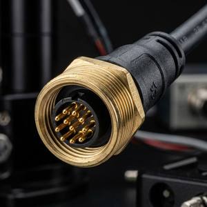 Kabel Servo Industri Fleksibel 4 Inti 2.5mm 1.5m Isolasi Karet Berperingkat IP67 untuk Lengan Robot/Gudang - Product Image 3