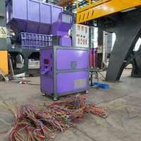 Granulateur de câbles automobiles professionnel, machine efficace de recyclage de câbles automobiles pour le recyclage des faisceaux de câbles
