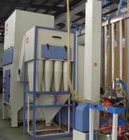Ligne de peinture électrostatique pour chariots élévateurs avec four de cuisson et cabines de pulvérisation, système de traitement de surface métallique entièrement automatique