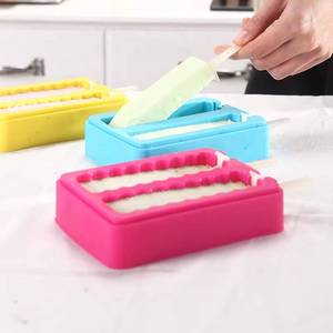 Moule à glaces réutilisable en silicone écologique et durable, forme cube, résistant au four, non toxique, pour la préparation de bâtonnets de glace et de sucettes glacées, pour usage alimentaire - Product Image 5