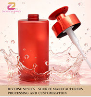 Flacon pompe cylindrique en PET rouge mat de luxe 800 ml pour emballage de shampoing, après-shampoing et lotion corporelle pour salon de coiffure