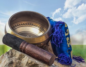 ชามร้องเพลงแบบทิเบตความสูง8ซม. เสียงบำบัดทางศาสนาทำจากทองสัมฤทธิ์สลักโลหะด้านบนขายของที่ระลึกจากโรงงาน - Product Image 3