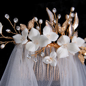 Vente en gros de voiles de <span class=keywords><strong>mariage</strong></span> élégants et brillants, accessoires de tulle de mariée blanc, voiles de mariée à quatre couches avec peigne - Product Image 4