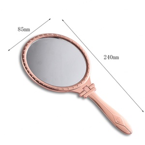 กระจกพกพาแบบพับได้ขนาดใหญ่พิเศษ ด้ามจับโลหะสีโรสโกลด์หรูหรา ยี่ห้อแบรนด์ดัง - Product Image 2