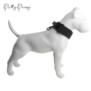 Collier et laisse pour animaux de compagnie en nylon rayé noir en PU, deux en un, avec design à rivets, durable et confortable - Product Image 2