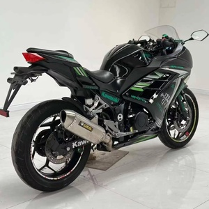 Moto sportive <span class=keywords><strong>Kawasaki</strong></span> d'occasion, modèle <span class=keywords><strong>Ninja</strong></span> <span class=keywords><strong>400</strong></span>, <span class=keywords><strong>400</strong></span> cm³, refroidissement par eau, idéale pour les débutants, parfaite pour les trajets quotidiens - Product Image 5