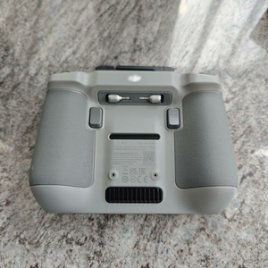 Radiocomando RC <span class=keywords><strong>2</strong></span> con Corpo Leggero e Schermo FHD da <span class=keywords><strong>5</strong></span>,<span class=keywords><strong>5</strong></span> Pollici, Trasmissione Video O4 per DJI Air 3S / Mini <span class=keywords><strong>5</strong></span> Pro / Neo <span class=keywords><strong>2</strong></span> - Product Image 4
