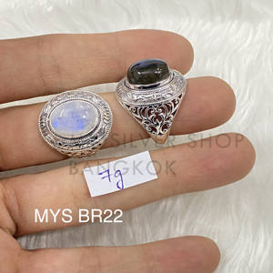 แหวนเงินแท้ 925 สไตล์เรโทรวินเทจ ประดับด้วยลาบราโดไรต์ทรงรีและมูนสโตนสีรุ้ง ฝังแบบ Bezel ดีไซน์วงแหวนกว้าง - Product Image 1