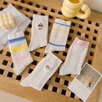 Chaussettes mi-mollet colorées à rayures mouchetées pour femmes, avec broderie de dessin animé mignon, chaussettes décontractées douces et respirantes pour usage quotidien