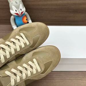 Chaussures de sport décontractées de luxe à lacets pour homme - Vertes, à semelle plate, antidérapantes, pour le football - Product Image 5