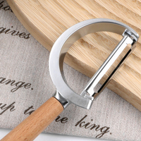 Groothandel Premium RVS Ergonomische Aangepaste Logo Handmatige Houten Handgreep Cassave Aardappel Fruit en Groente Schilmesjes