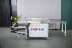 <span class=keywords><strong>Scie</strong></span> à table miniature portable, précision, quatre côtés, <span class=keywords><strong>scie</strong></span> <span class=keywords><strong>circulaire</strong></span> à glissière pour la découpe de MDF et de HDF, pour un usage domestique ou au bureau - Product Image 4