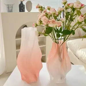 Vaso di vetro colorato di lusso Senior smerigliato europeo decorazione della tavola del soggiorno inserito vaso di vetro di fiori d'arte