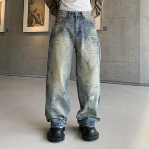 Jean en denim ample à jambe droite orné de strass pour homme, en coton, fabriqué en Chine - Product Image 1