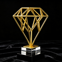 Trophée personnalisé moderne en alliage de zinc, creux, en forme de diamant, avec base en cristal, gravure laser, haute qualité, plusieurs tailles, pour cérémonie de remise des prix