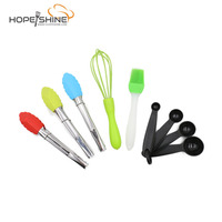 Ensemble de cuillères à mesurer, fouet, brosse et pince en acier inoxydable avec poignée en silicone pour la pâtisserie des enfants - Ustensiles de cuisine écologiques