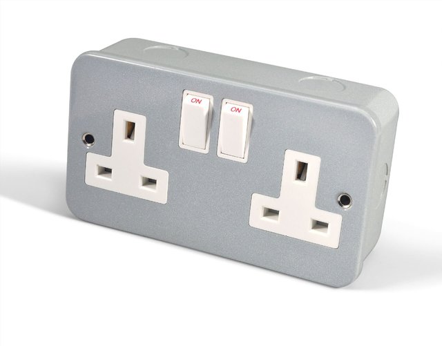 British Standard 13A Square Power Socket Switch Double Iron Box Three Holes Waterproof Open Socket Wall Socket for English Gauge