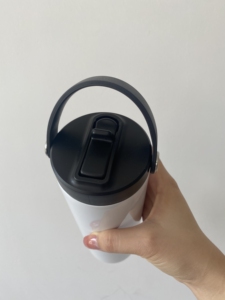 Botella de agua deportiva de 20oz con sublimación de almacén de EE. UU. con tapa de rosca de tornillo de paja abatible del mismo ancho desde arriba y hacia abajo para impresión en caliente - Product Image 3