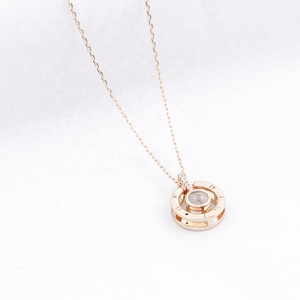 100 ngôn ngữ khác nhau tô<span class=keywords><strong>i</strong></span> yêu bạn Mặt dây chuyền chiếu Vòng cổ sáng tạo tùy chỉnh thép không gỉ kim cương mạ vàng trang sức ngọc trai - Product Image 6