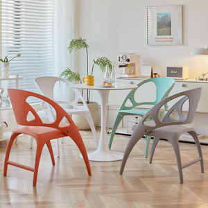 Chaises de salle à manger pliantes en plastique modernes et colorées, empilables, à dossier haut, pour restaurants et cafés - Product Image 5