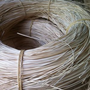 แกนหวายธรรมชาติคุณภาพสูงจากเวียดนามสำหรับทำโครงเฟอร์นิเจอร์และวัสดุหัตถกรรมขายส่ง - Product Image 1