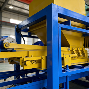 Machine à fabriquer des briques creuses entièrement automatique QT4-25, machine à blocs de ciment à <span class=keywords><strong>prix</strong></span> raisonnable - Product Image 4