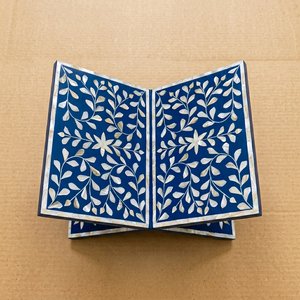 Soporte de Corán de diseño moderno y lujoso con incrustaciones de nácar hecho a mano para Eid y Ramadán. Soporte de Corán Sharif hecho a mano. - Product Image 1