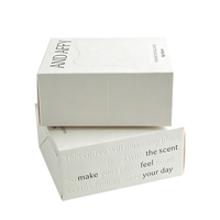 Boîte en carton blanc mat avec logo personnalisé en relief ou en creux, texte noir imprimé, pour bougie parfumée au café, emballage cadeau