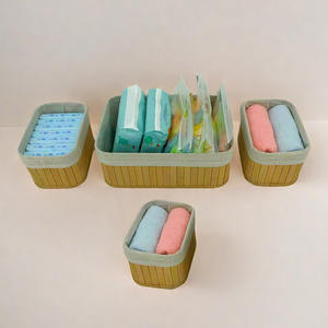 Panier de rangement rectangulaire en bambou avec poignée - Design moderne et éco-responsable pour une utilisation polyvalente sur le bureau - Product Image 1