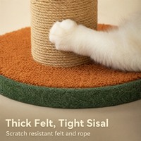 Arbre à chat en cèdre avec toit enneigé, poteau à gratter en sisal et condo en feutre pour chats d'intérieur