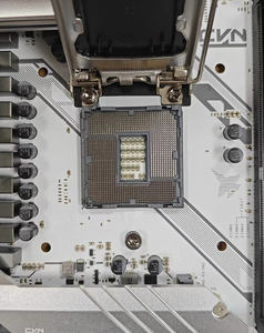 Tarjeta Madre LGA1200 DDR4 Compatible con 10ª/11ª Gen CVN B560M GAMING FROZEN V20 - Product Image 4