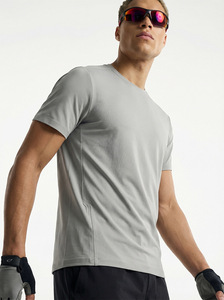 Nouveau T-shirt de sport 2026 à manches courtes, respirant, séchage rapide, coupe ajustée, pour course en extérieur, couleur unie - Product Image 2