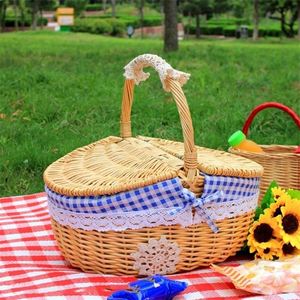 Panier de pique-nique design de maison moderne canne ronde souple doublure en osier <span class=keywords><strong>japonais</strong></span> paniers prêts à l'emploi en forme de fraise - Product Image 2