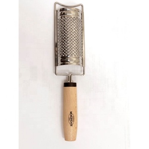 Râpe à fromage de type bâton fabriquée au Japon, manche en bois naturel, BM-222 - Product Image 1