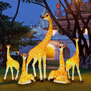 Estatua de resina de fibra de vidrio para decoración navideña, escultura de jirafa con luz LED con motivo de Animal - Product Image 1