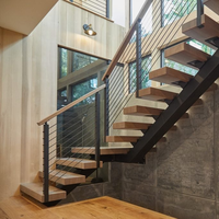 Escalier élégant à poutres blanches thermolaquées pour une décoration intérieure minimaliste