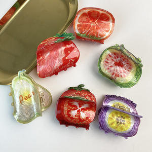 Al por mayor, nuevas pinzas coreanas para el cabello, accesorios bonitos de acrílico con forma de vegetales y frutas (fresa, limón), pinzas de garra para el cabello para mujer, estilo dulce. - Product Image 1