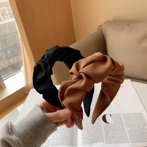 Serre-tête plissé en tissu à large bord, style coréen et français, élégant, couleur unie, simple et polyvalent, ne tire pas sur les <span class=keywords><strong>cheveux</strong></span> - Product Image 3